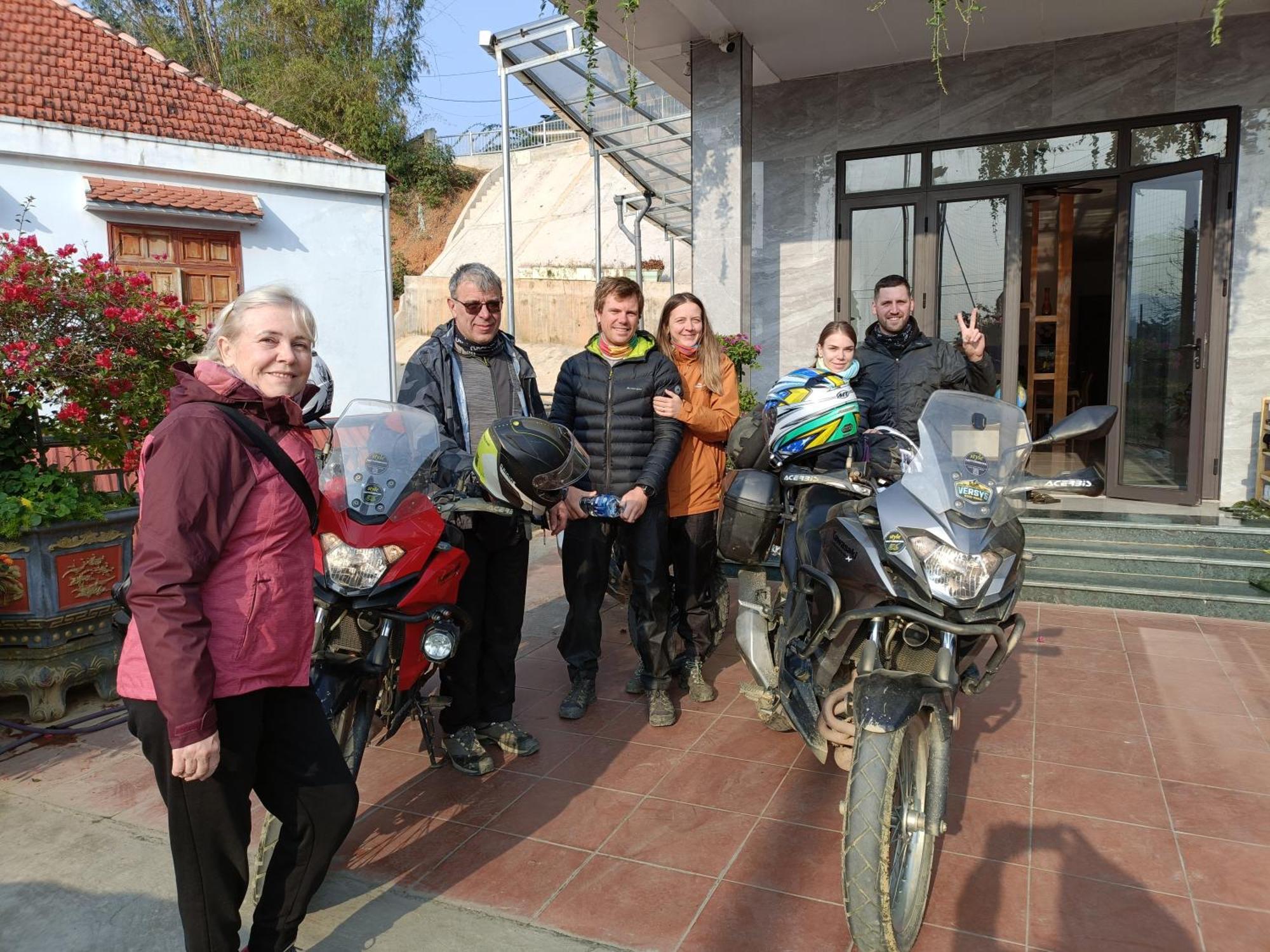 Giabinh Homestay Као Банг Екстериор снимка